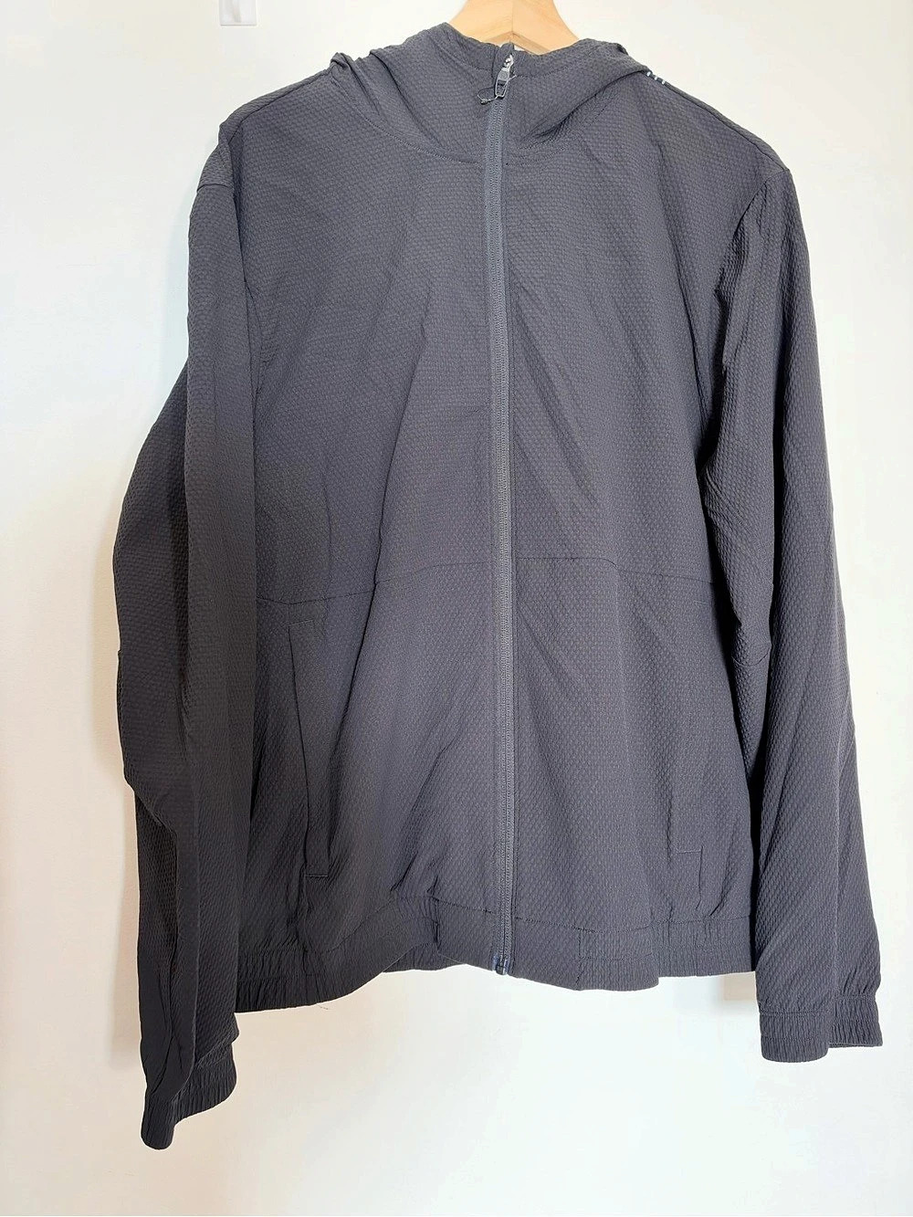 Lululemon License to Train Textured Full Zip Hooded Jacket in Gray